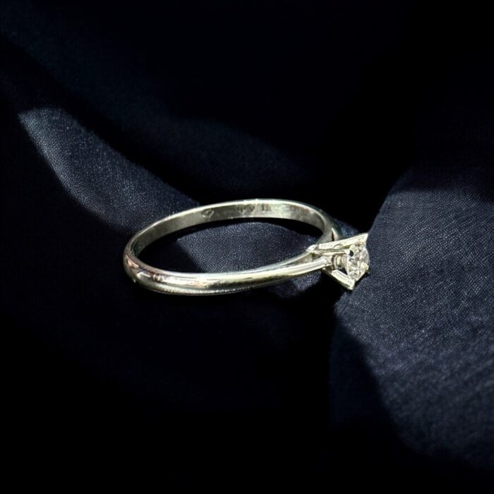 18K White Gold Solitaire Diamond Ring - 0.15 CT - Image 1